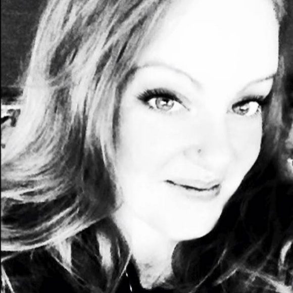 Meet your Posher, Krista - Picture 1 of 1